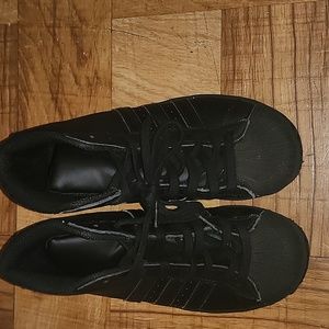 Adidas CLASSIC HIGH TOP  Boys Size 2